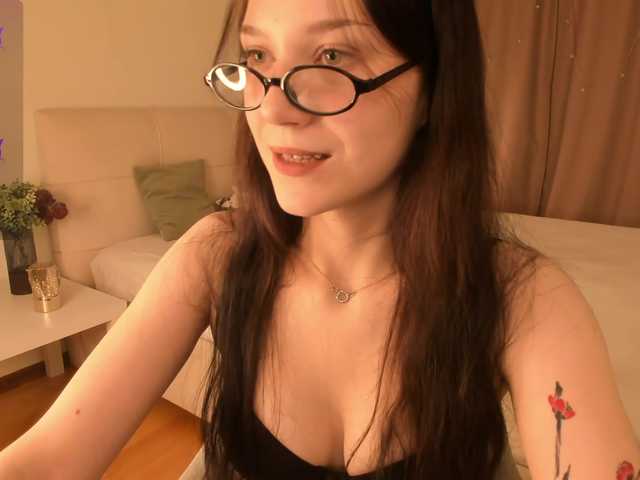 esenue's BongaCams show and profile
