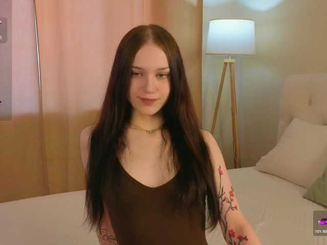 esenue's BongaCams show and profile