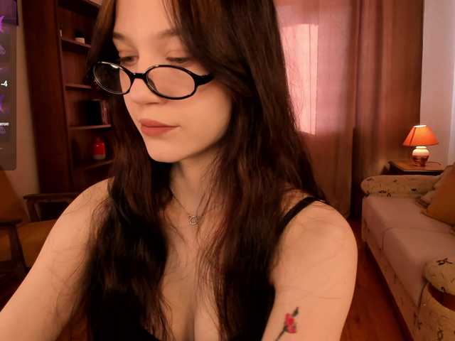 esenue's BongaCams show and profile
