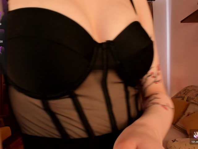 esenue's BongaCams show and profile