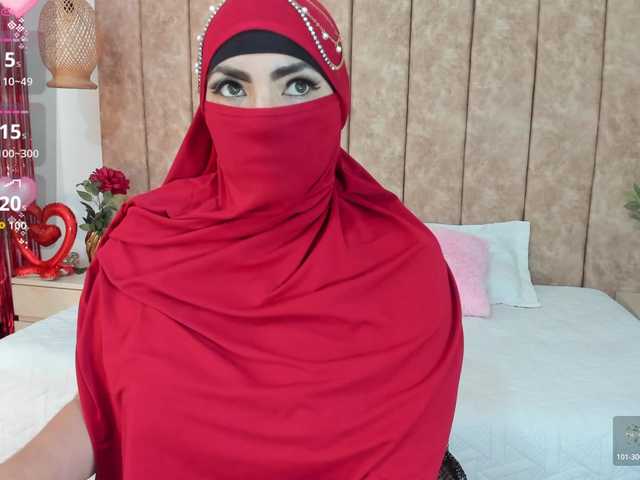 naylaa-'s BongaCams show and profile