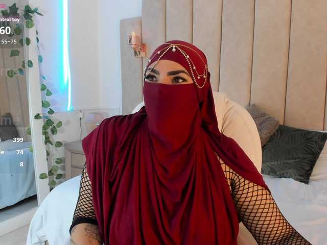 naylaa-'s BongaCams show and profile