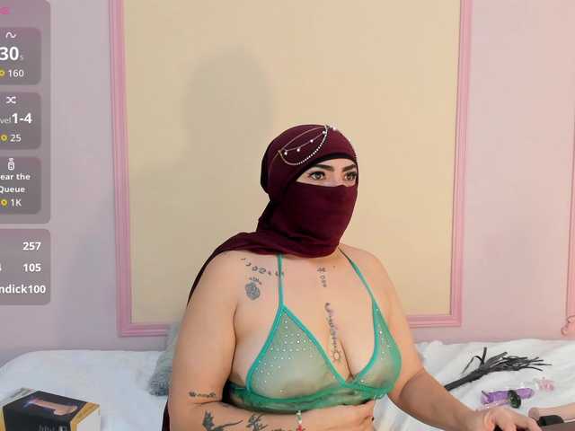 naylaa-'s BongaCams show and profile