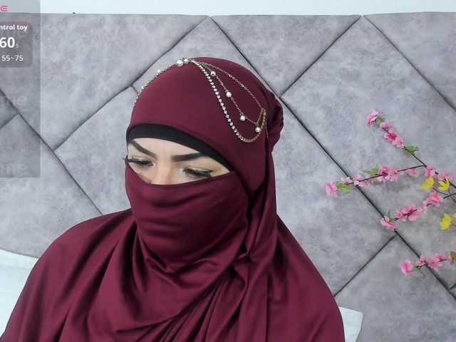 naylaa-'s BongaCams show and profile