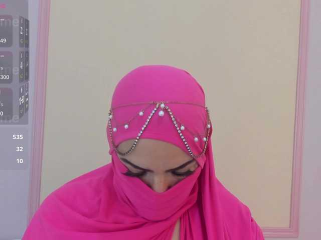 naylaa-'s BongaCams show and profile