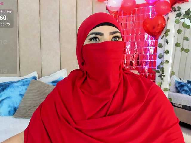 naylaa-'s BongaCams show and profile