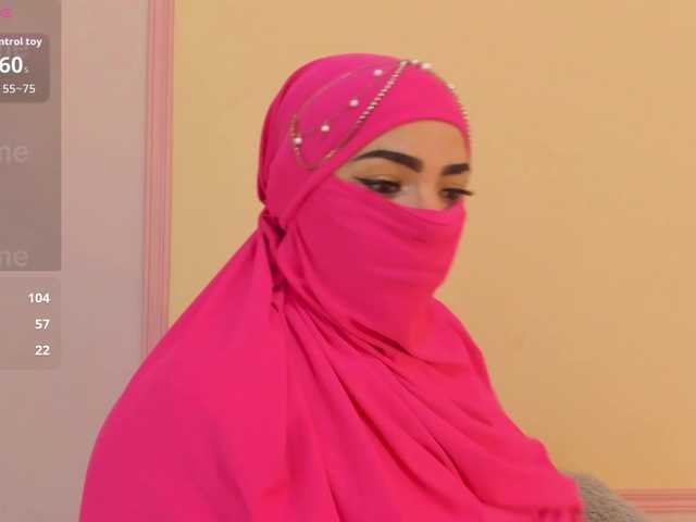 naylaa-'s BongaCams show and profile