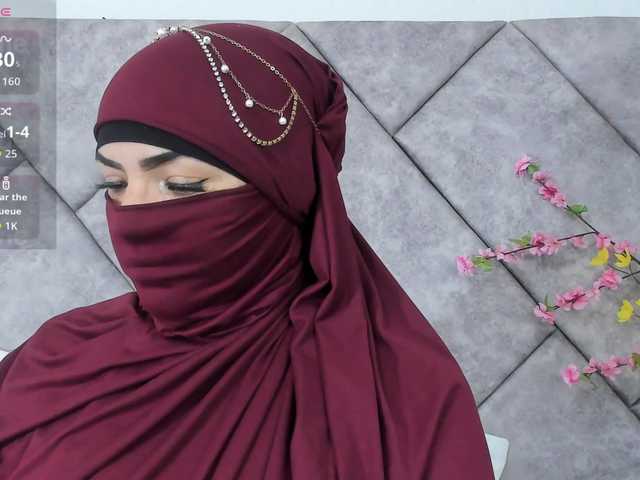 naylaa-'s BongaCams show and profile