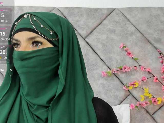 naylaa-'s BongaCams show and profile