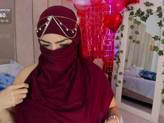 naylaa-'s BongaCams show and profile