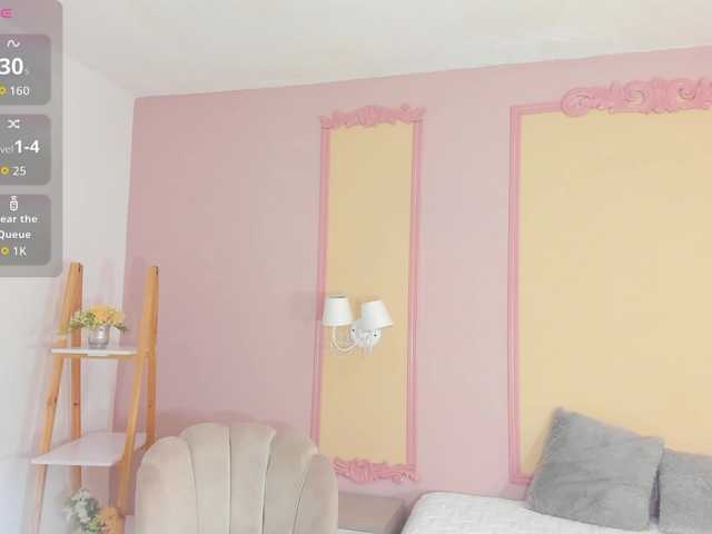 naylaa-'s BongaCams show and profile