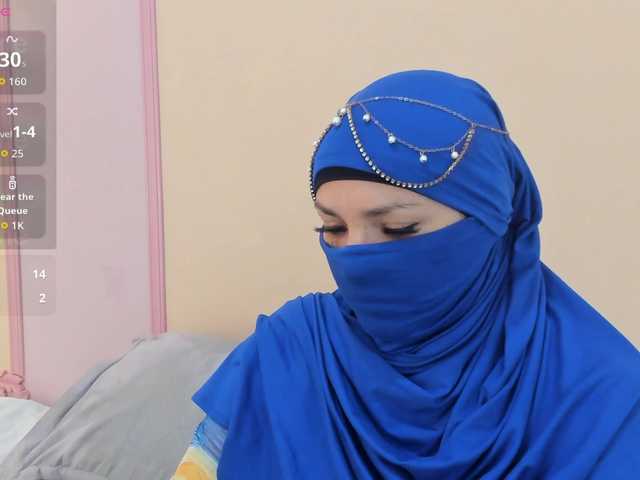 naylaa-'s BongaCams show and profile