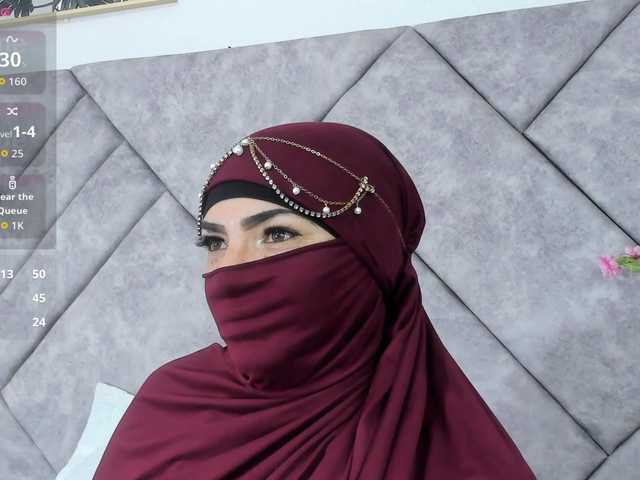 naylaa-'s BongaCams show and profile