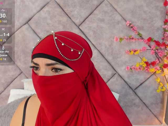 naylaa-'s BongaCams show and profile