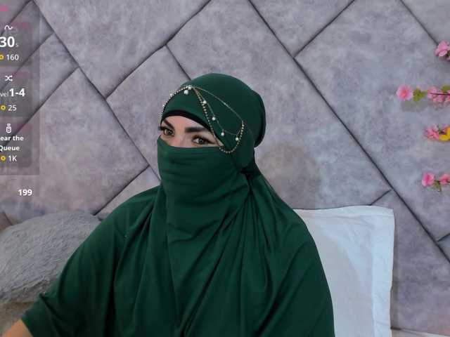 naylaa-'s BongaCams show and profile