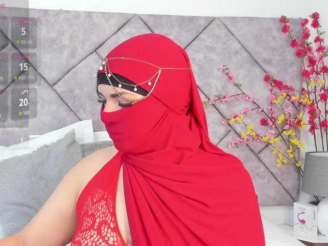 naylaa-'s BongaCams show and profile