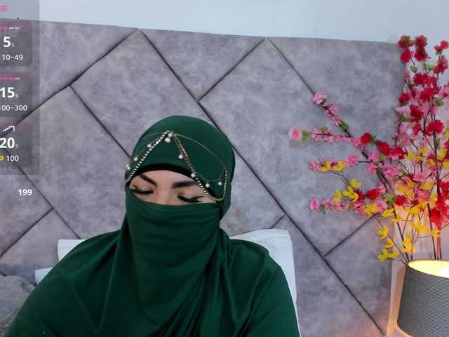 naylaa-'s BongaCams show and profile