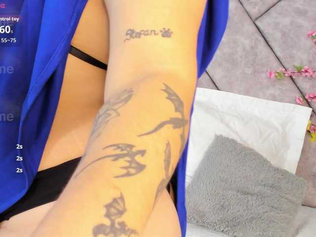 naylaa-'s BongaCams show and profile