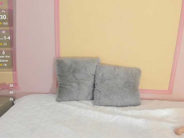 naylaa- live cam profile