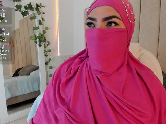 naylaa-'s BongaCams show and profile