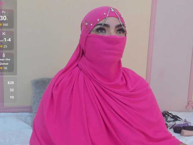 naylaa-'s BongaCams show and profile