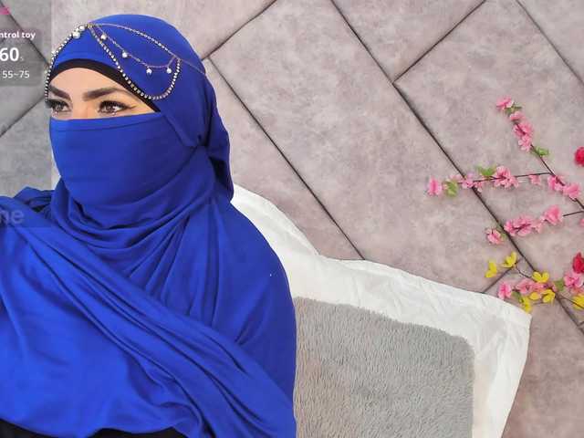 naylaa-'s BongaCams show and profile