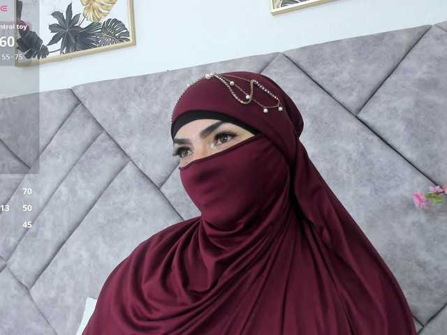 naylaa-'s BongaCams show and profile