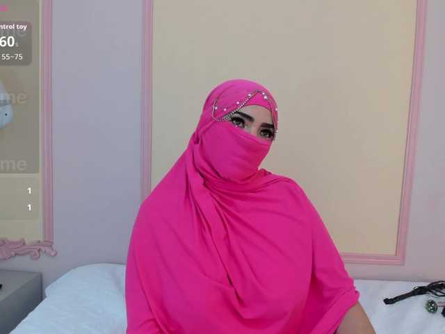 naylaa-'s BongaCams show and profile