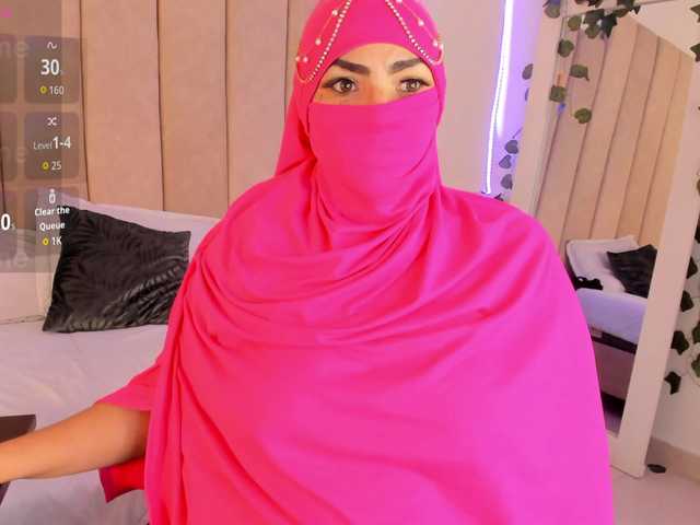 naylaa-'s BongaCams show and profile