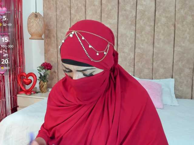 naylaa-'s BongaCams show and profile