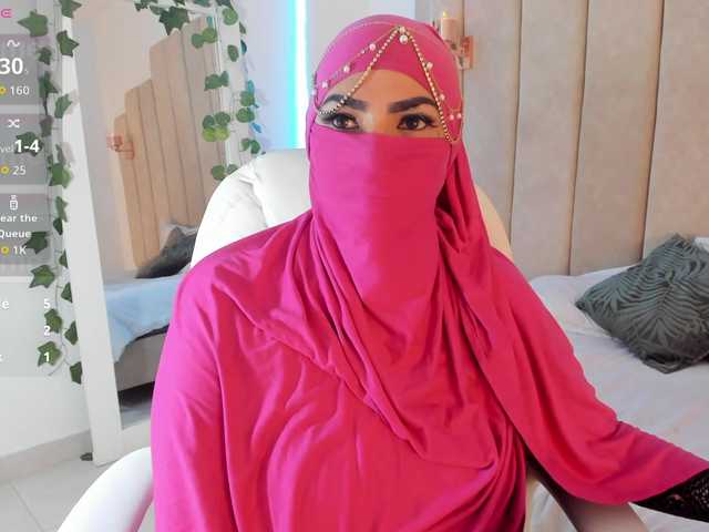 naylaa-'s BongaCams show and profile