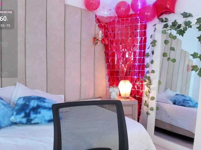 naylaa-'s BongaCams show and profile