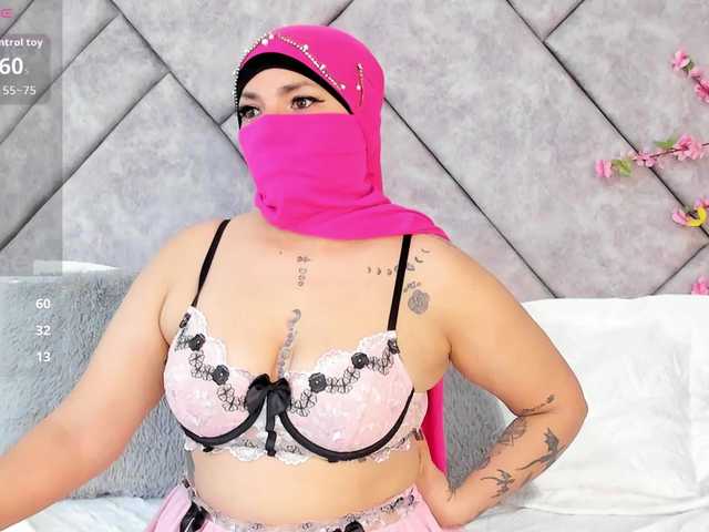 naylaa-'s BongaCams show and profile