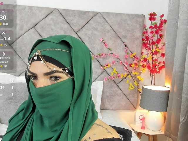 naylaa-'s BongaCams show and profile