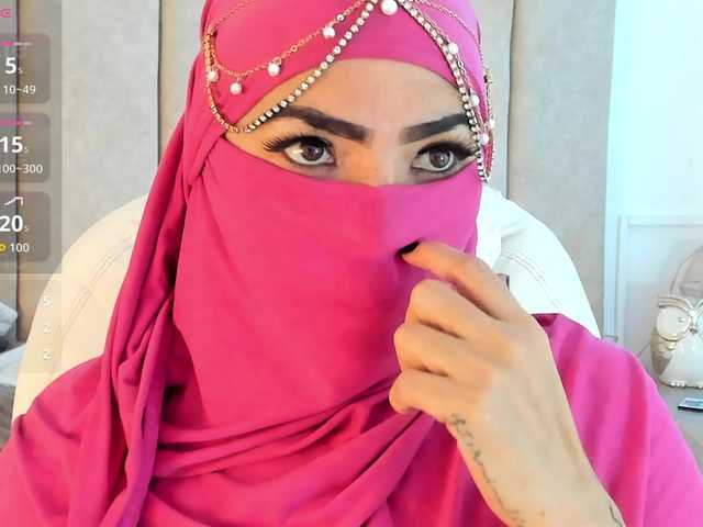 naylaa-'s BongaCams show and profile