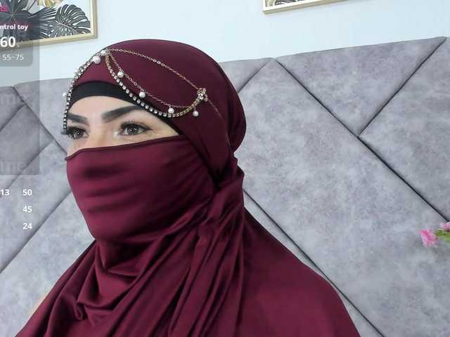 naylaa-'s BongaCams show and profile