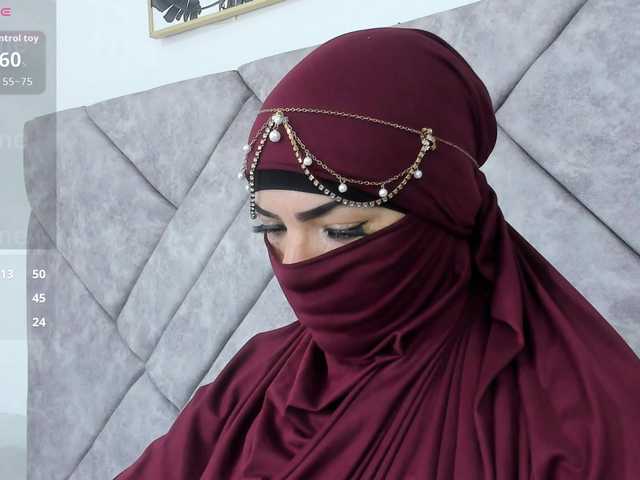 naylaa-'s BongaCams show and profile