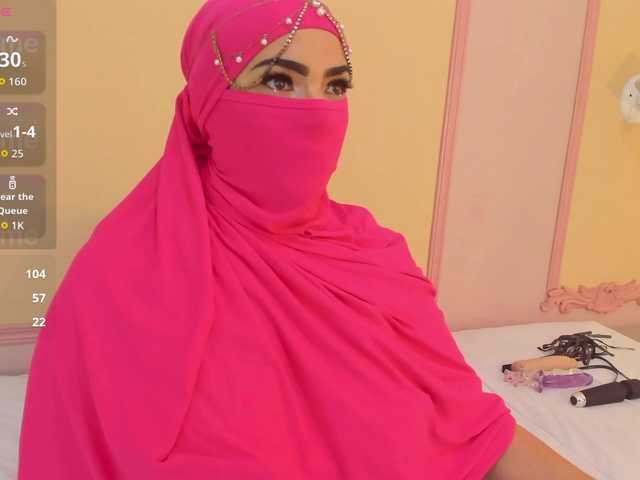 naylaa-'s BongaCams show and profile