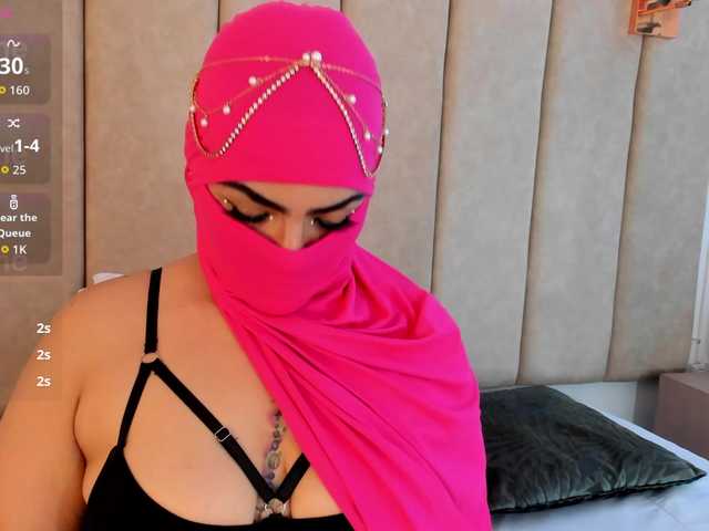 naylaa-'s BongaCams show and profile