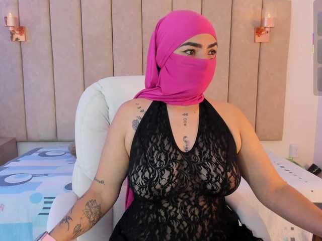 naylaa-'s BongaCams show and profile