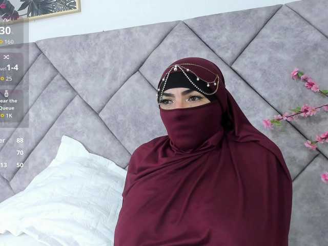 naylaa-'s BongaCams show and profile