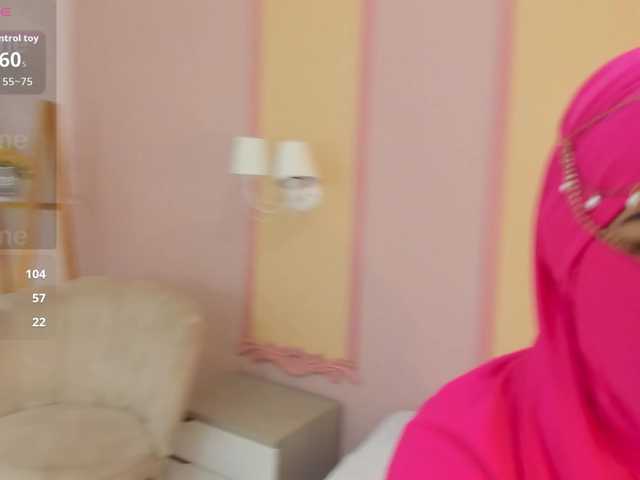 naylaa-'s BongaCams show and profile