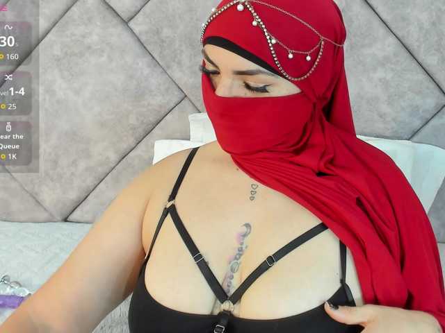 naylaa-'s BongaCams show and profile