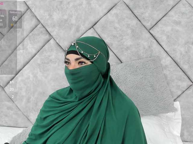 naylaa-'s BongaCams show and profile