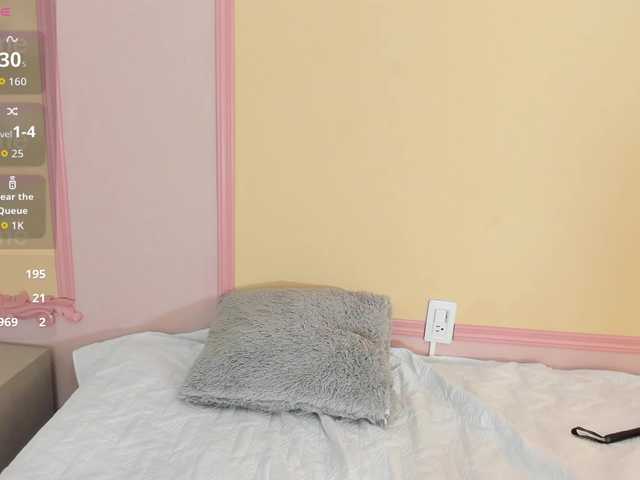 naylaa- live cam profile