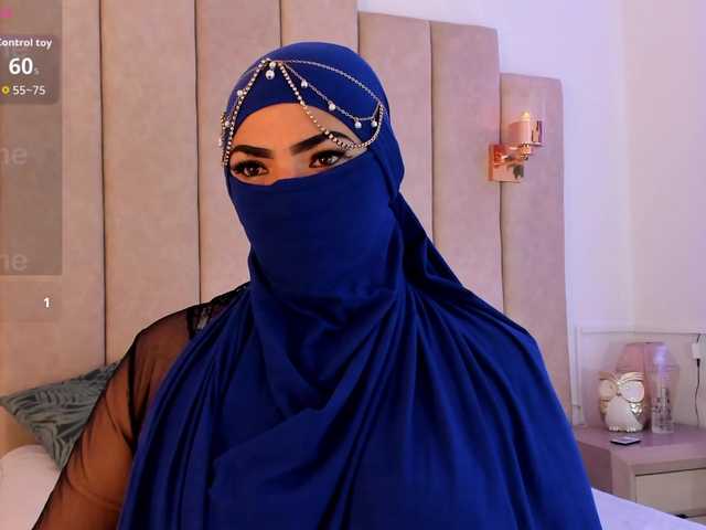 naylaa-'s BongaCams show and profile