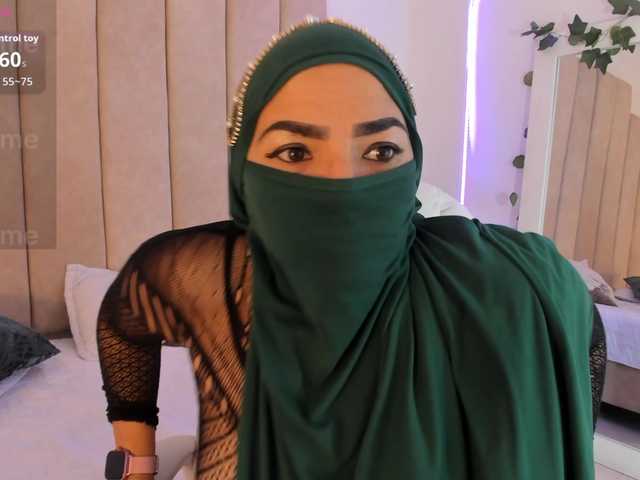 naylaa-'s BongaCams show and profile