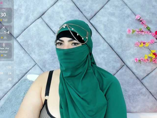 naylaa-'s BongaCams show and profile