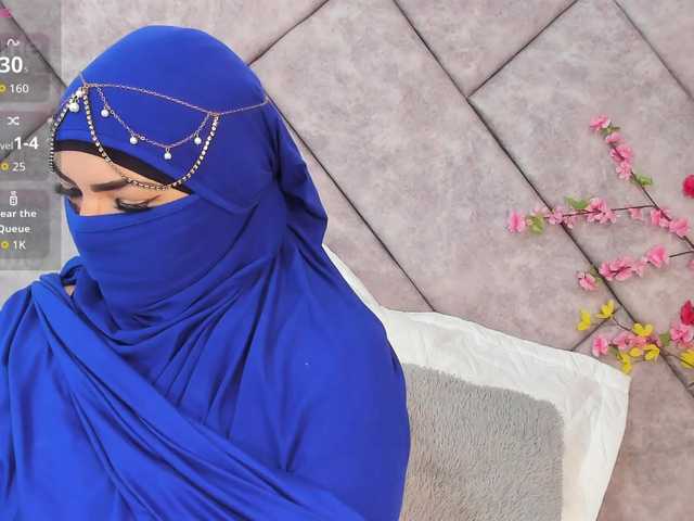 naylaa-'s BongaCams show and profile