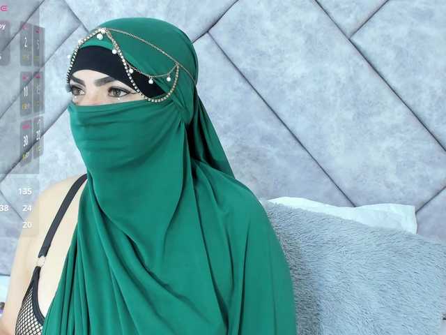 naylaa-'s BongaCams show and profile